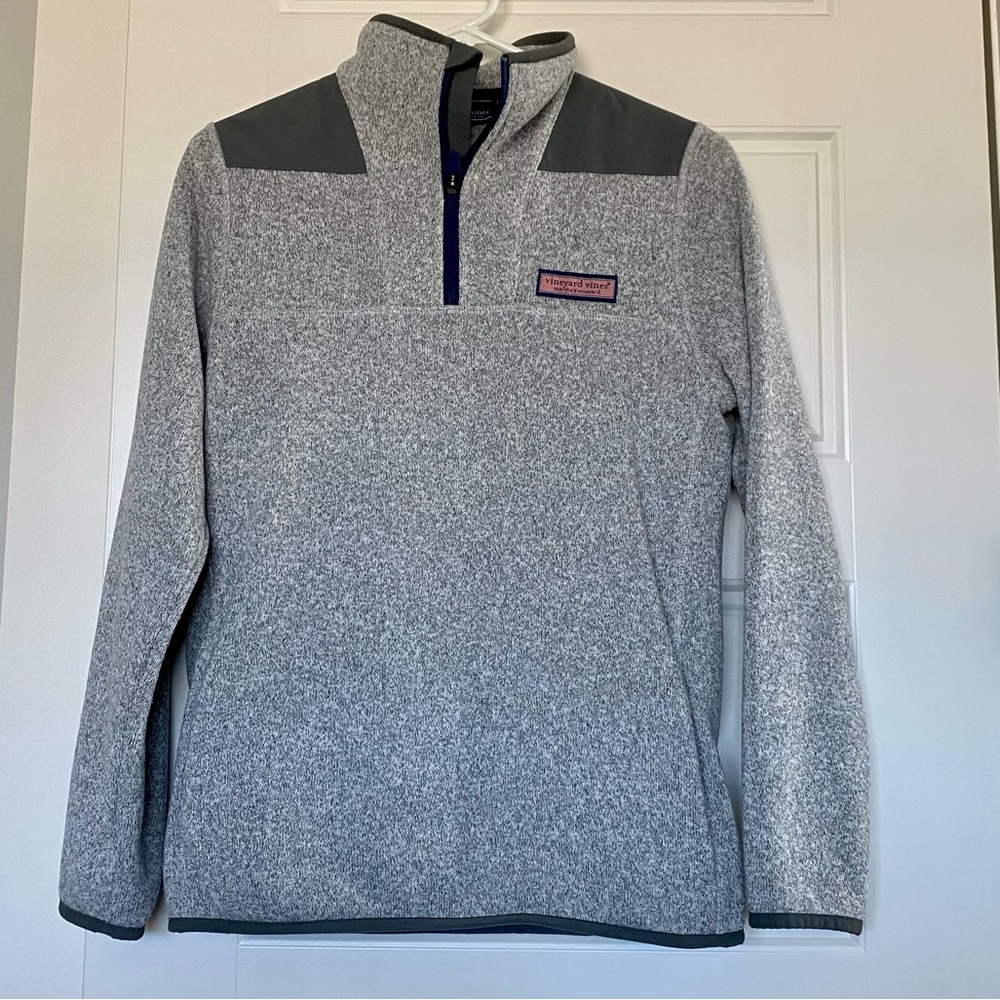 Vineyard Vines Boys Size L Grey Pullover.